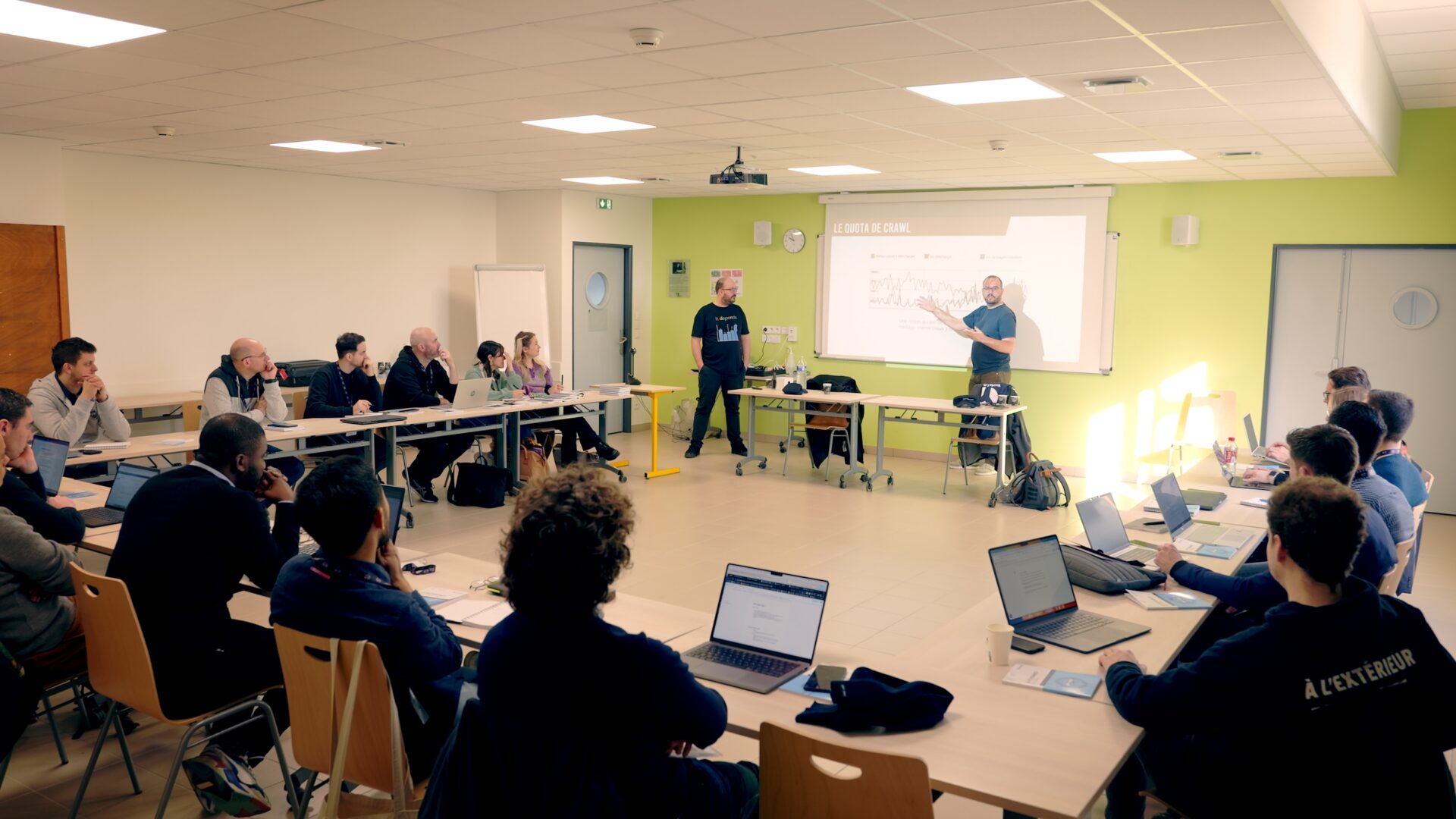 Vidéaste basé à Dreux en région Centre-Val de Loire. Spécialisé dans la vidéo d'entreprise et évènementiel.