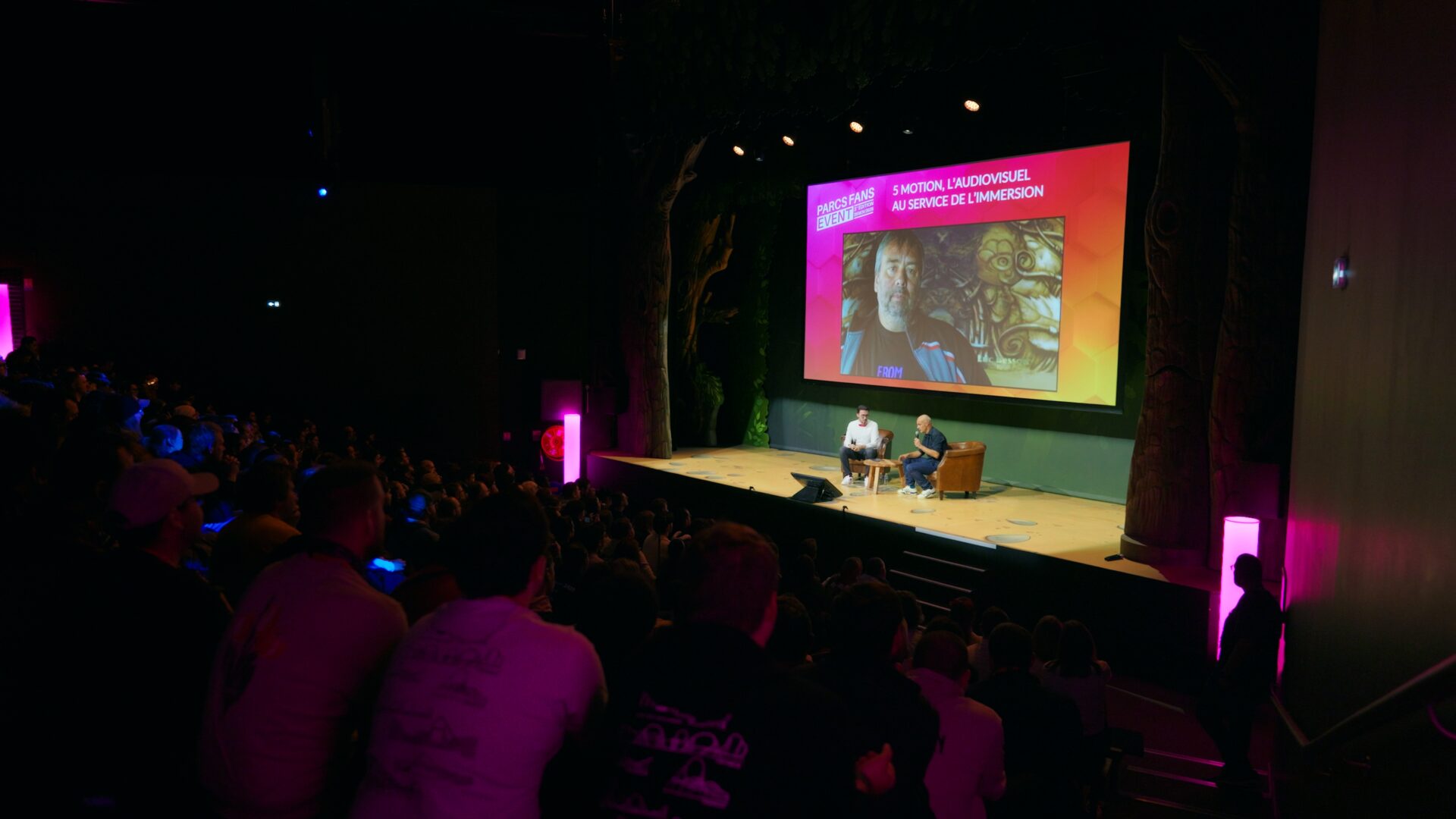 Vidéaste basé à Dreux en région Centre-Val de Loire. Spécialisé dans la vidéo d'entreprise et évènementiel.