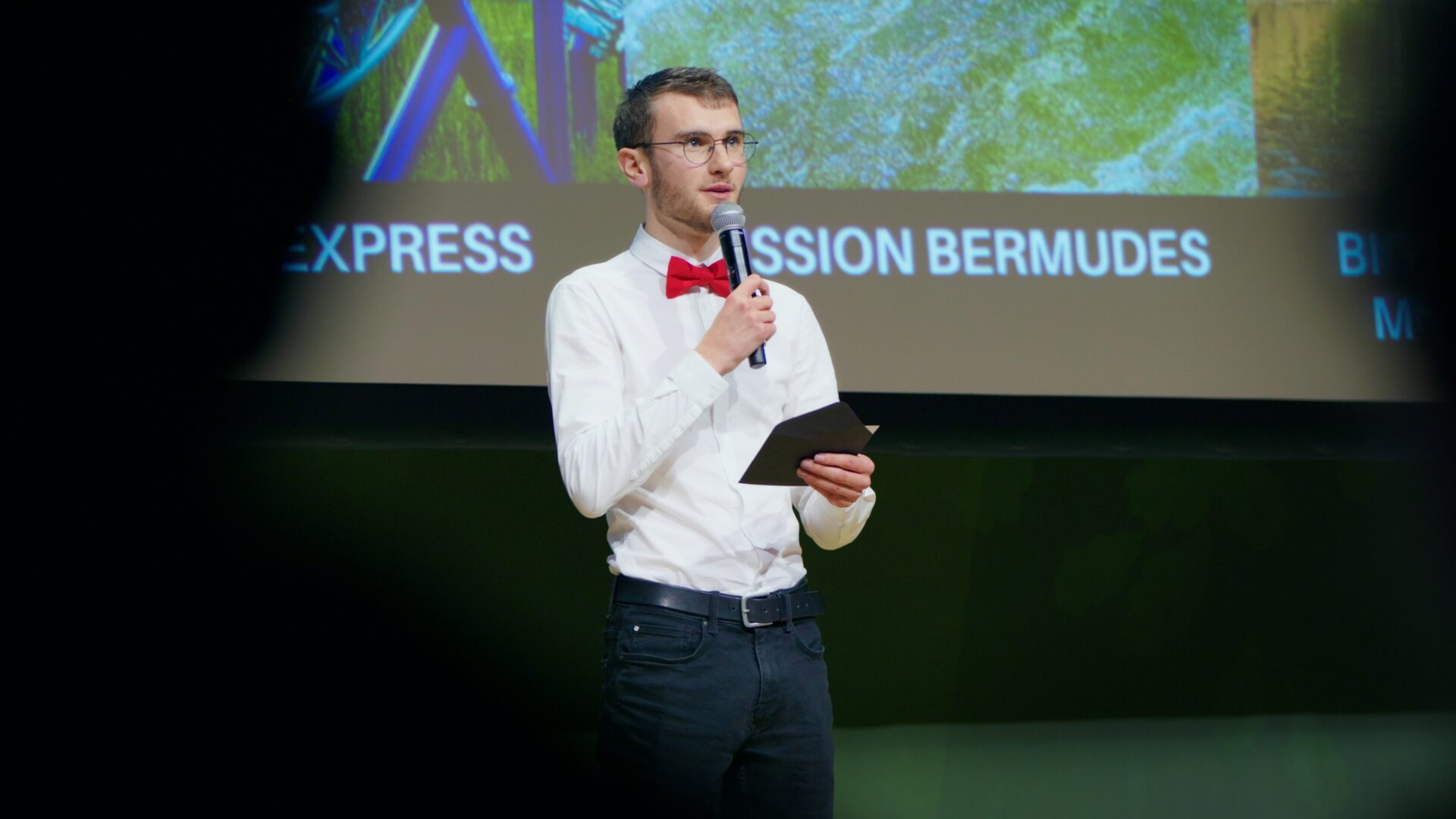 Vidéaste basé à Dreux en région Centre-Val de Loire. Spécialisé dans la vidéo d'entreprise et évènementiel.